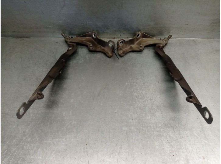 Recambio de bisagra capot para volvo xc70 ii (136) d4 awd referencia OEM IAM 31385810 31385811 