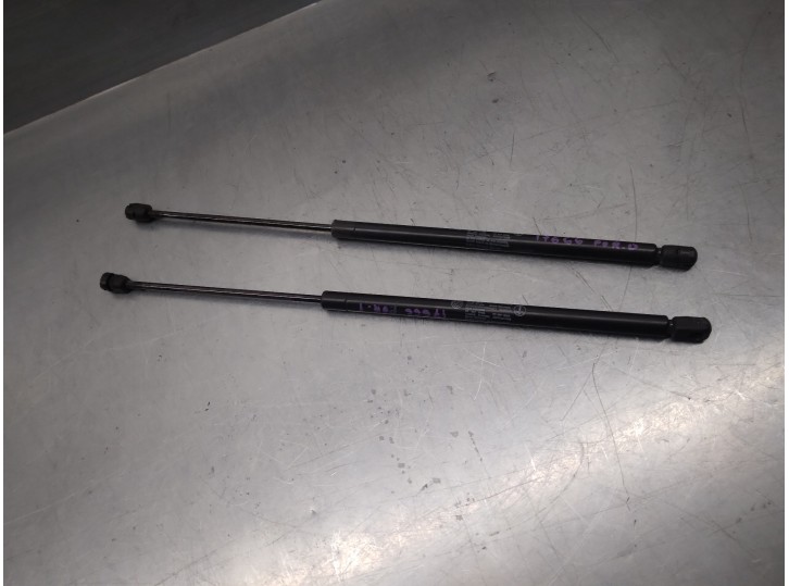 Recambio de amortiguadores maletero / porton para fiat uno (146) 1.4 cat referencia OEM IAM 512664 