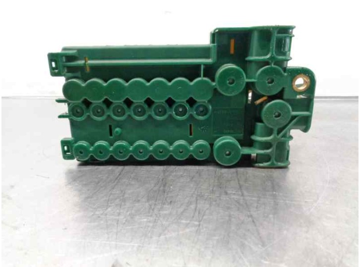 Recambio de caja reles / fusibles para bmw serie 5 berlina (e39) 520i referencia OEM IAM 8387543 