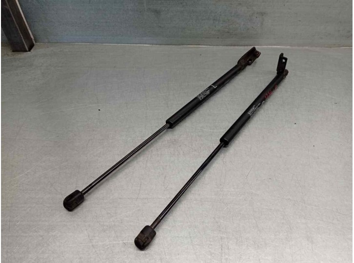 Replacement trunk / tailgate gas struts for Mitsubishi Outlander (CW0) 2.0 DI-D CAT OEM IAM reference 5802A008 