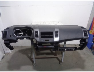 Recambio de salpicadero para mitsubishi outlander (cw0) 2.0 di-d cat referencia OEM IAM 8000A292XA NEGRO 