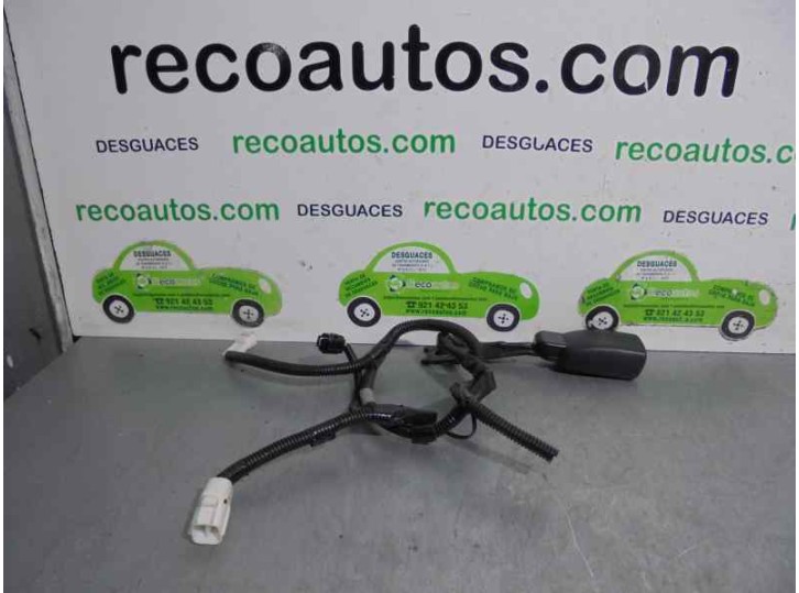 Recambio de enganche cinturon para lexus is 200 (ds2/is2) d-cat referencia OEM IAM 7323053130A0  