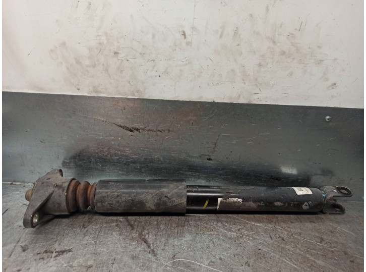 Recambio de amortiguador trasero derecho para hyundai i30 (gd) 1.4 crdi cat referencia OEM IAM 55311AXXXE  