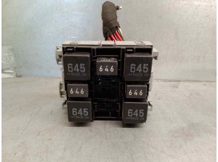 Recambio de caja reles / fusibles para porsche cayenne (typ 92aa) 3.0 v6 tdi cat referencia OEM IAM 95561011700 