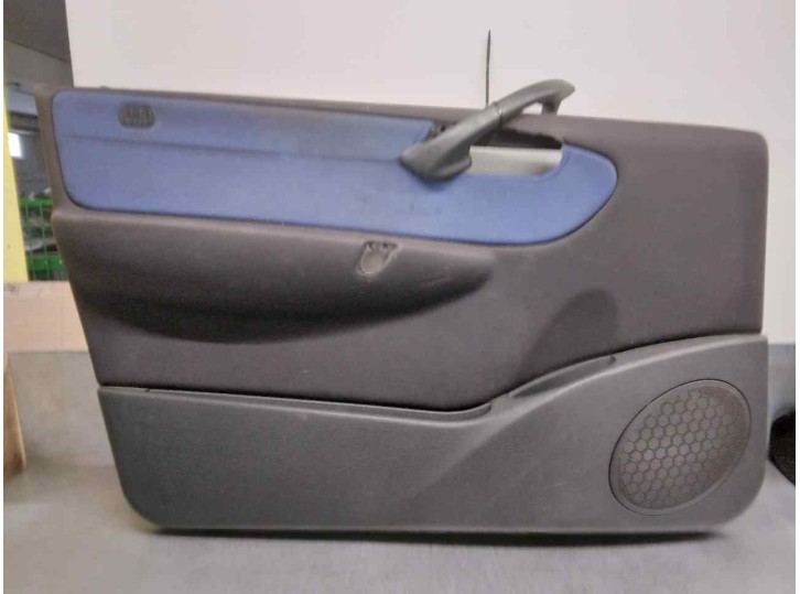 Recambio de guarnecido puerta delantera izquierda para mercedes-benz vaneo (w414) furgoneta compacta 1.7 turbodiesel cat referen