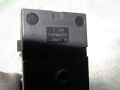 Recambio de mando elevalunas trasero derecho para chevrolet aveo sedán 1.4 cat referencia OEM IAM 95460076 
