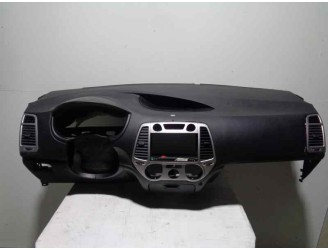 Recambio de salpicadero para hyundai i20 i (pb, pbt) 1.4 crdi referencia OEM IAM NEGRO 