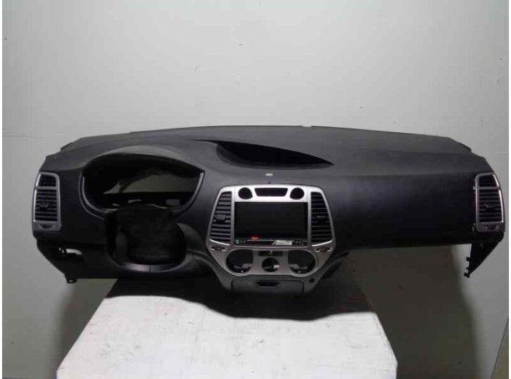 Recambio de salpicadero para hyundai i20 i (pb, pbt) 1.4 crdi referencia OEM IAM  NEGRO 