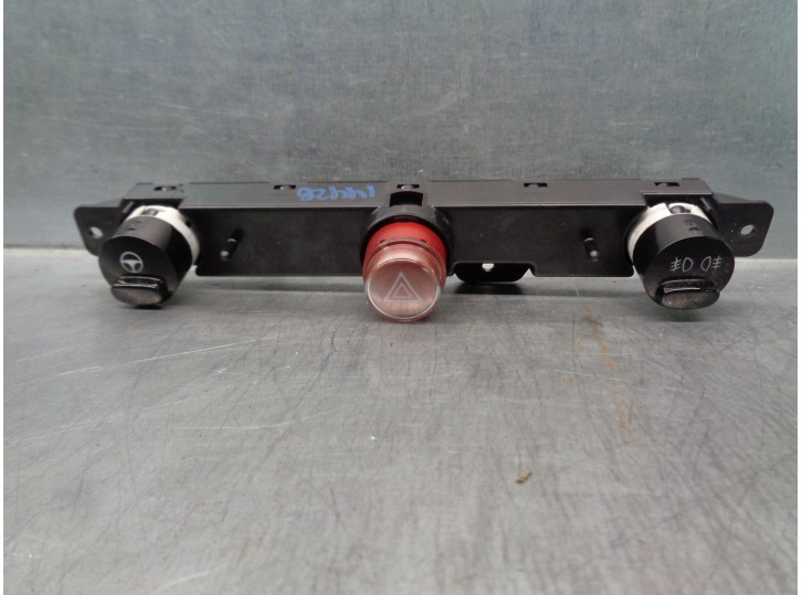 Recambio de warning para fiat 500 l living (351) 1.3 16v m-jet cat referencia OEM IAM 735451108 