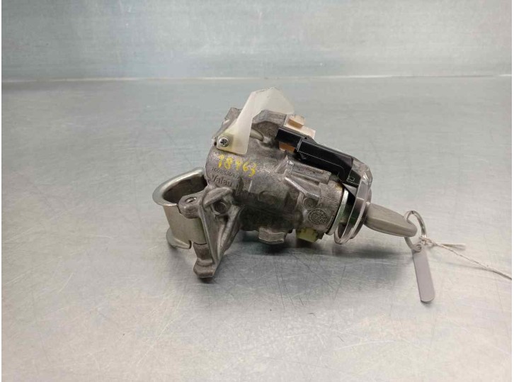 Replacement ignition switch for Toyota Verso 2.0 D-4D CAT OEM IAM reference 897830F010 626734000 
