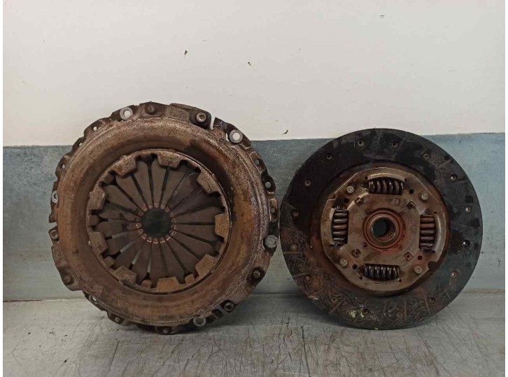 Recambio de kit embrague para renault megane i fase 2 berlina (ba0) 1.9 dti diesel referencia OEM IAM 7700100036 VALEO