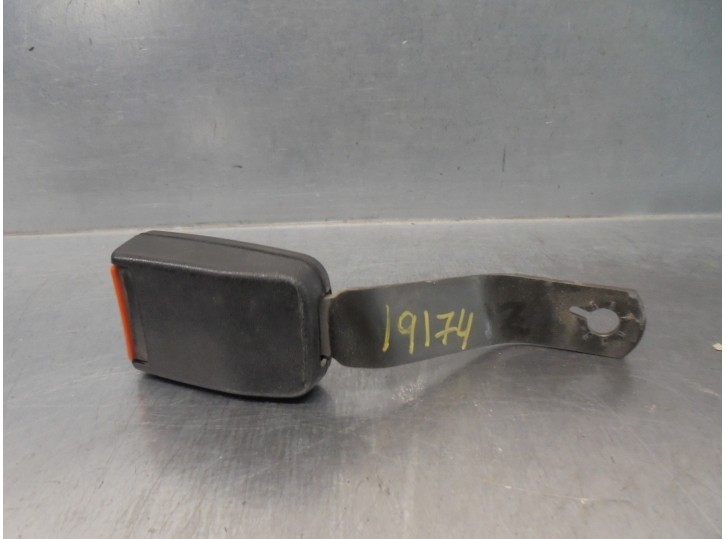 Recambio de enganche cinturon para volkswagen polo (867/871/873) 1.3 referencia OEM IAM 867857755  DEL IZ