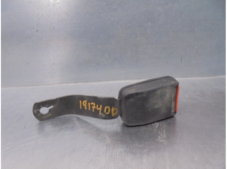 Recambio de enganche cinturon para volkswagen polo (867/871/873) 1.3 referencia OEM IAM 867857756  DEL DER.