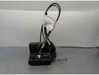 Replacement front left door lock for SsangYong Rodius 2.7 Turbodiesel CAT OEM IAM reference 7121021021 5 PINS