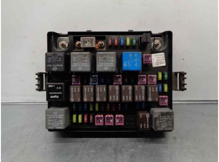 Recambio de caja reles / fusibles para ssangyong rodius 2.7 turbodiesel cat referencia OEM IAM 8234021010  