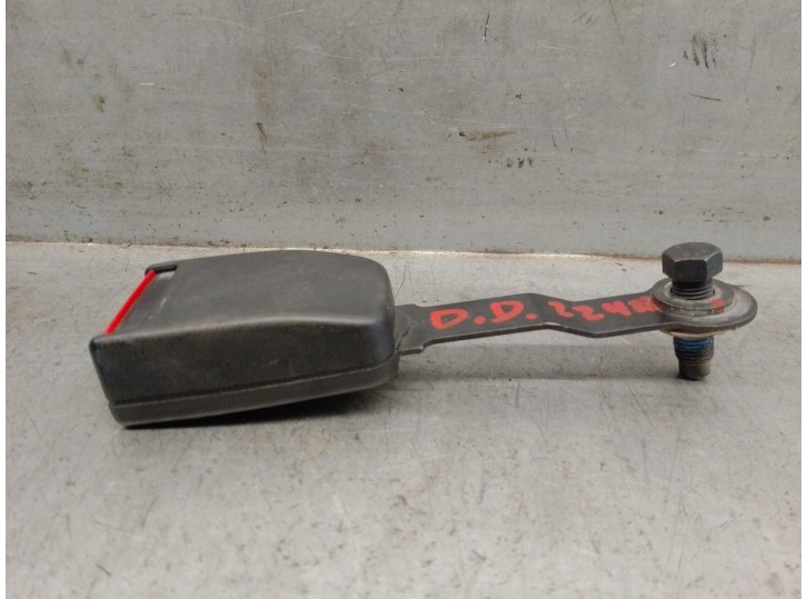 Recambio de enganche cinturon para santana 300/350 1.6 hdi 4x4 referencia OEM IAM 9HX  