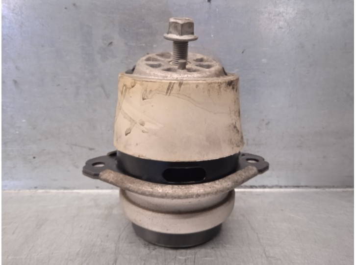 Recambio de soporte motor para audi q7 (4l) 3.0 v6 24v tdi referencia OEM IAM 7L8199131A  
