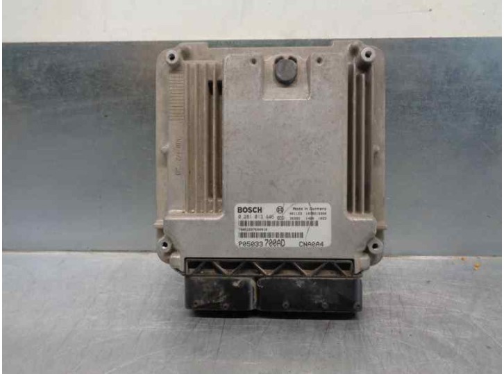 Recambio de centralita motor uce para chrysler sebring berlina 2.0 crd cat referencia OEM IAM P05033700AD 0281013446 BOSCH
