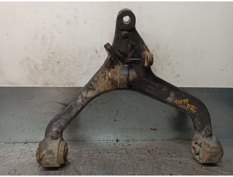 Replacement front left lower suspension arm for Chrysler Jeep Cherokee (KJ) 2.8 CRD CAT OEM IAM reference 520887