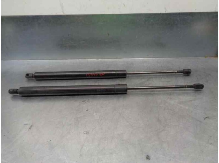 Replacement tailgate / boot shock absorbers for Seat Alhambra (7V9) 1.9 TDI OEM IAM reference 7M0827550G 