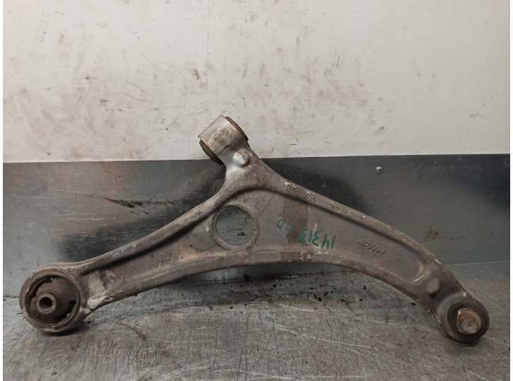 Recambio de brazo suspension inferior delantero derecho para hyundai i40 1.7 crdi cat referencia OEM IAM 545013Z000 
