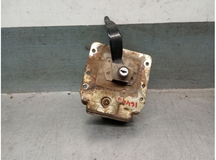 Recambio de cerradura puerta delantera derecha para land rover santana 109 referencia OEM IAM E74 