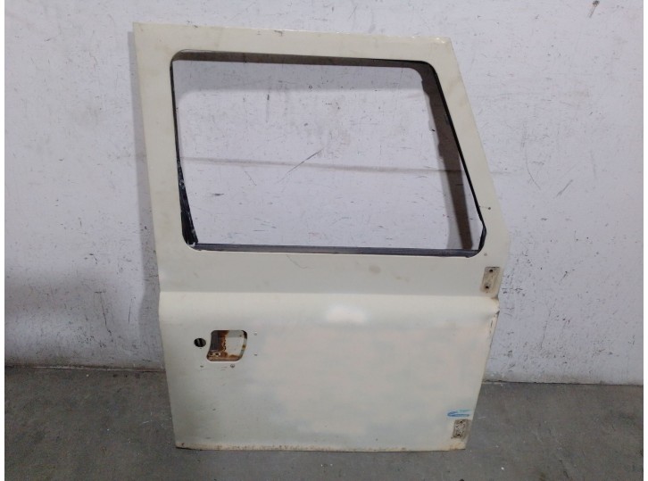 Recambio de puerta delantera derecha para land rover santana 109 referencia OEM IAM E74 E74 