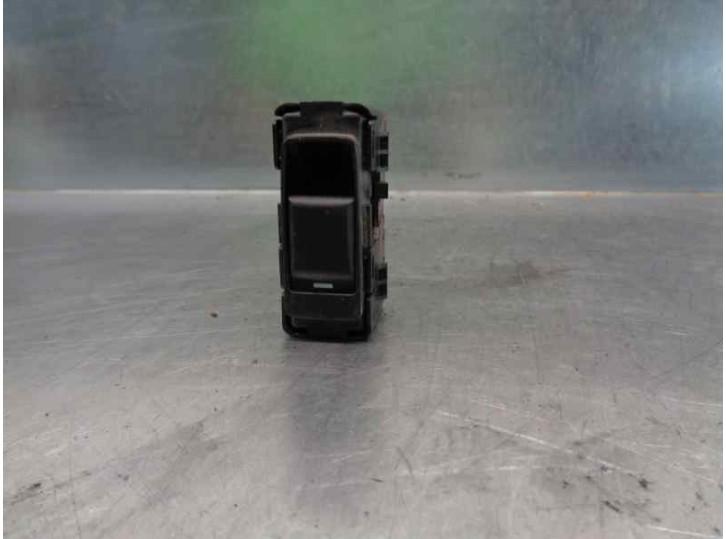 Recambio de mando elevalunas trasero derecho para chrysler sebring berlina 2.0 crd cat referencia OEM IAM 04602787AA  