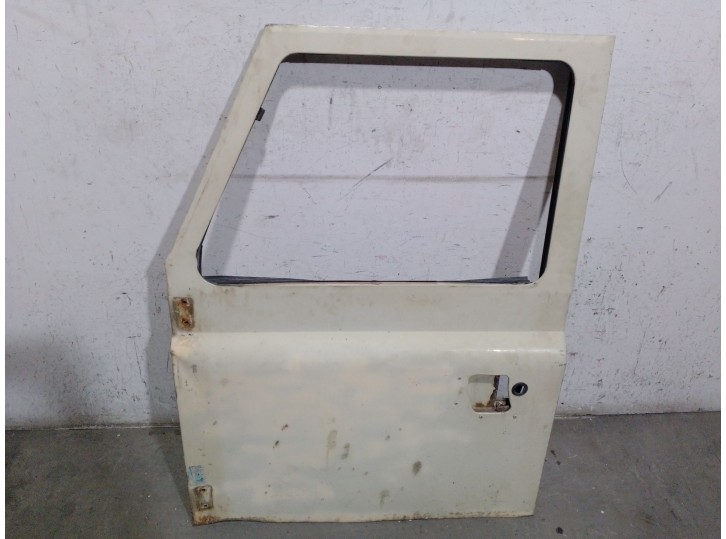 Recambio de puerta delantera izquierda para land rover santana 109 referencia OEM IAM E74 E74 
