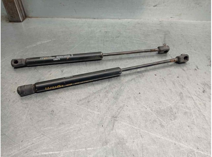 Replacement trunk / tailgate shock absorbers for Lancia Lybra Station Wagon 2.4 JTD CAT OEM IAM reference 46428438 
