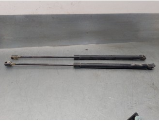 Replacement trunk / tailgate dampers for Hyundai i30 1.6 crdi cat OEM IAM reference 817712R000 01613828 