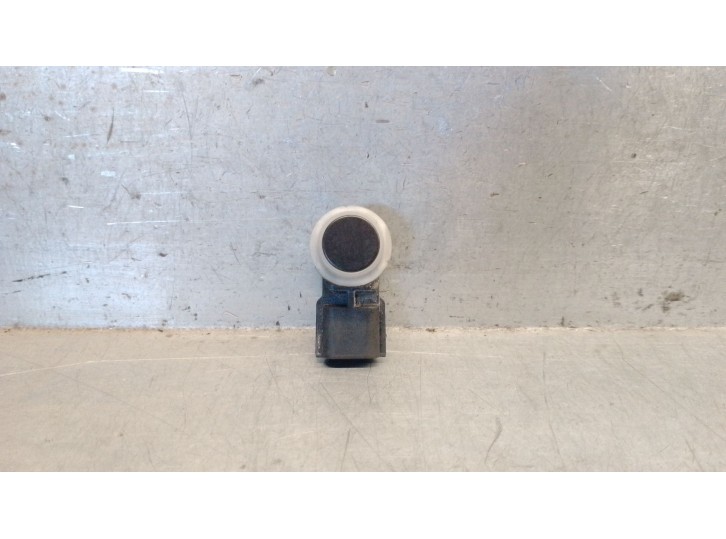 Replacement parking sensor for Dacia Sandero III 1.0 TCe 90 OEM IAM reference 204429097R 