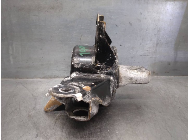 Recambio de soporte motor para hyundai i30 1.6 crdi cat referencia OEM IAM 218301M000 