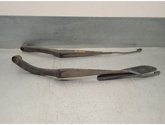 Recambio de brazo limpia delantero derecho para subaru forester s11 (sg) 2.0 referencia OEM IAM 86532SA050  