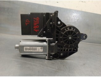 Recambio de motor elevalunas trasero derecho para volkswagen golf v plus (1kp) 1.9 referencia OEM IAM 5M0839402A 18 PINES 5 PUER