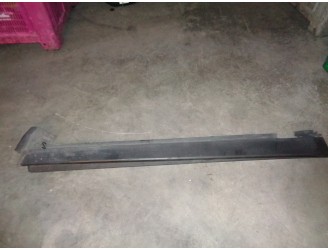 Recambio de spoiler talonera lateral derecha para mercedes-benz clase m (w164) 3.0 cdi cat referencia OEM IAM A1646900240  