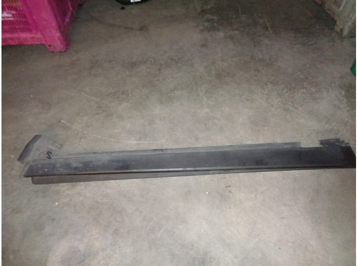 Recambio de spoiler talonera lateral derecha para mercedes-benz clase m (w164) 3.0 cdi cat referencia OEM IAM A1646900240 