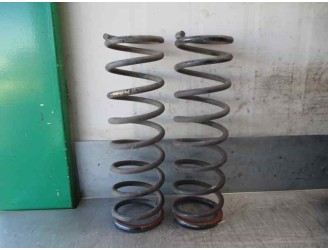 Replacement suspension spring for Ford Focus sedan (CAK) 1.8 TDDi turbodiesel CAT OEM IAM reference 