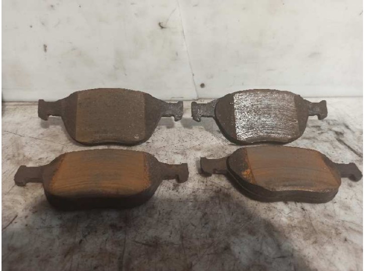 Replacement brake pads for Ford Transit Connect (TC7) 1.8 TDCi CAT OEM IAM reference 