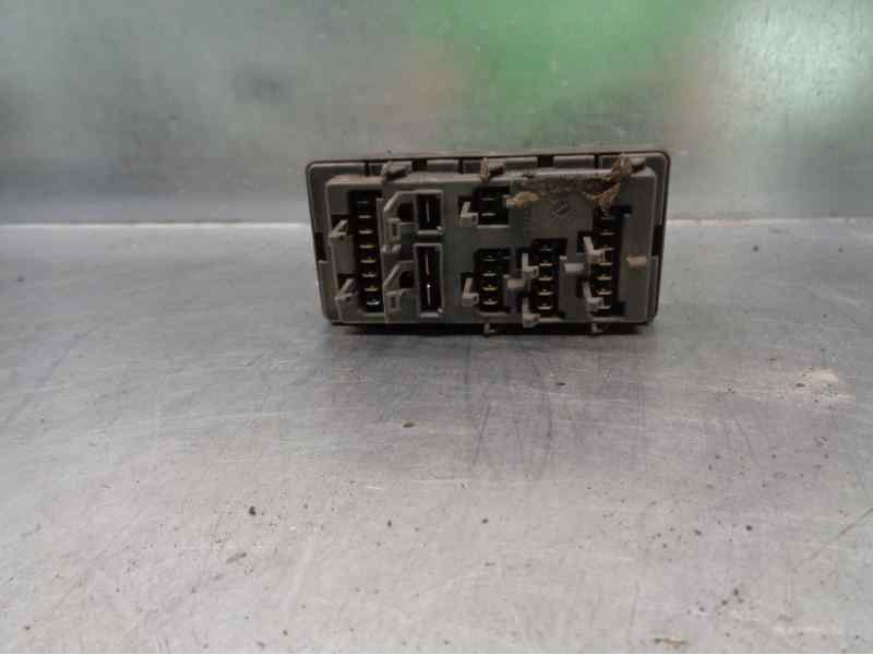 Recambio de caja reles / fusibles para fiat scudo (222) 1.9 diesel referencia OEM IAM 518704002  