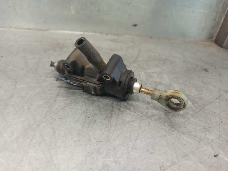Recambio de bomba embrague para bmw x5 (e53) 3.0 24v cat referencia OEM IAM 21526758822  