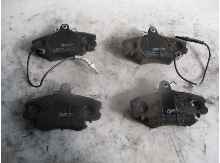 Replacement brake pads for Renault 21 sedan (B/L48) 1.8 OEM IAM reference 