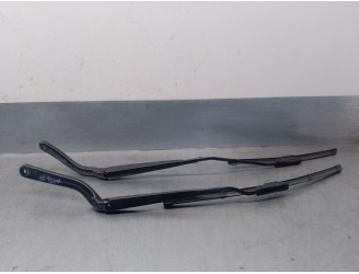 Recambio de brazo limpia delantero derecho para smart fortwo coupe 0.9 turbo cat referencia OEM IAM A4538200644 A4538200544 