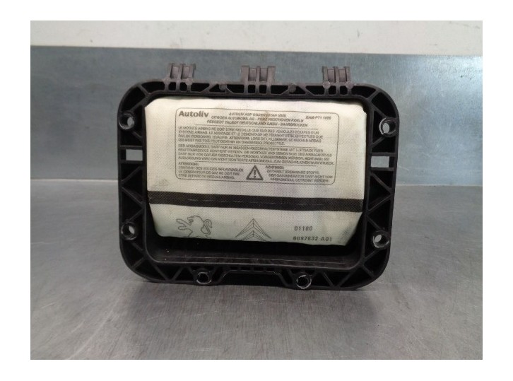 Replacement front right airbag for Citroën C3 Picasso Exclusive OEM IAM reference 9682894380 