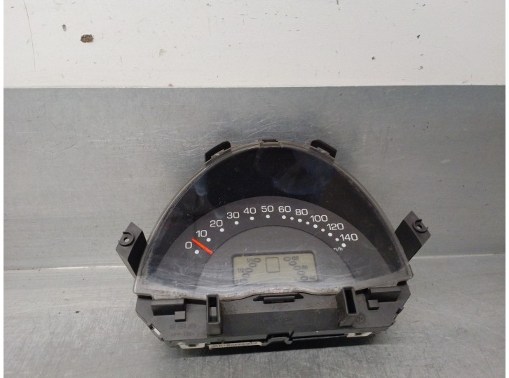 Recambio de cuadro instrumentos para smart cabrio 0.7 turbo cat referencia OEM IAM 110008872020 88546046 