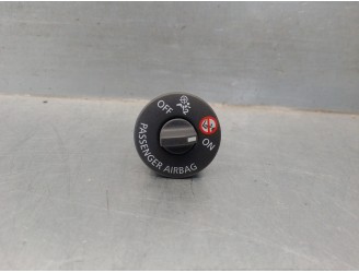 Recambio de interruptor para smart fortwo coupe 0.9 turbo cat referencia OEM IAM 681995290R 681995290R 