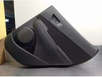 Recambio de guarnecido puerta trasera derecha para hyundai kona 1.0 tgdi cat referencia OEM IAM 83302J9100 5 PUERTAS