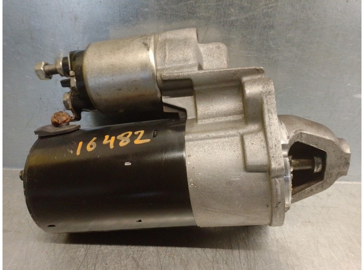 Replacement starter motor for Fiat Punto (199) 1.2 cat OEM IAM reference 51804744 0001137002 BOSCH