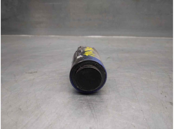 Replacement parking sensor for Mercedes-Benz CLK Class (W208) coupe 3.2 V6 18V CAT OEM IAM reference 0263003013 