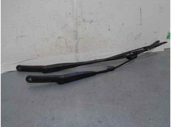 Recambio de brazo limpia delantero derecho para fiat idea (135) 1.3 jtd cat referencia OEM IAM 